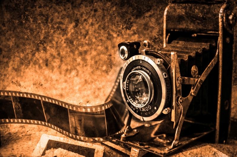 photographe-ST JEANNET-min_light-wood-night-camera-photography-vintage-1245236-pxhere.com